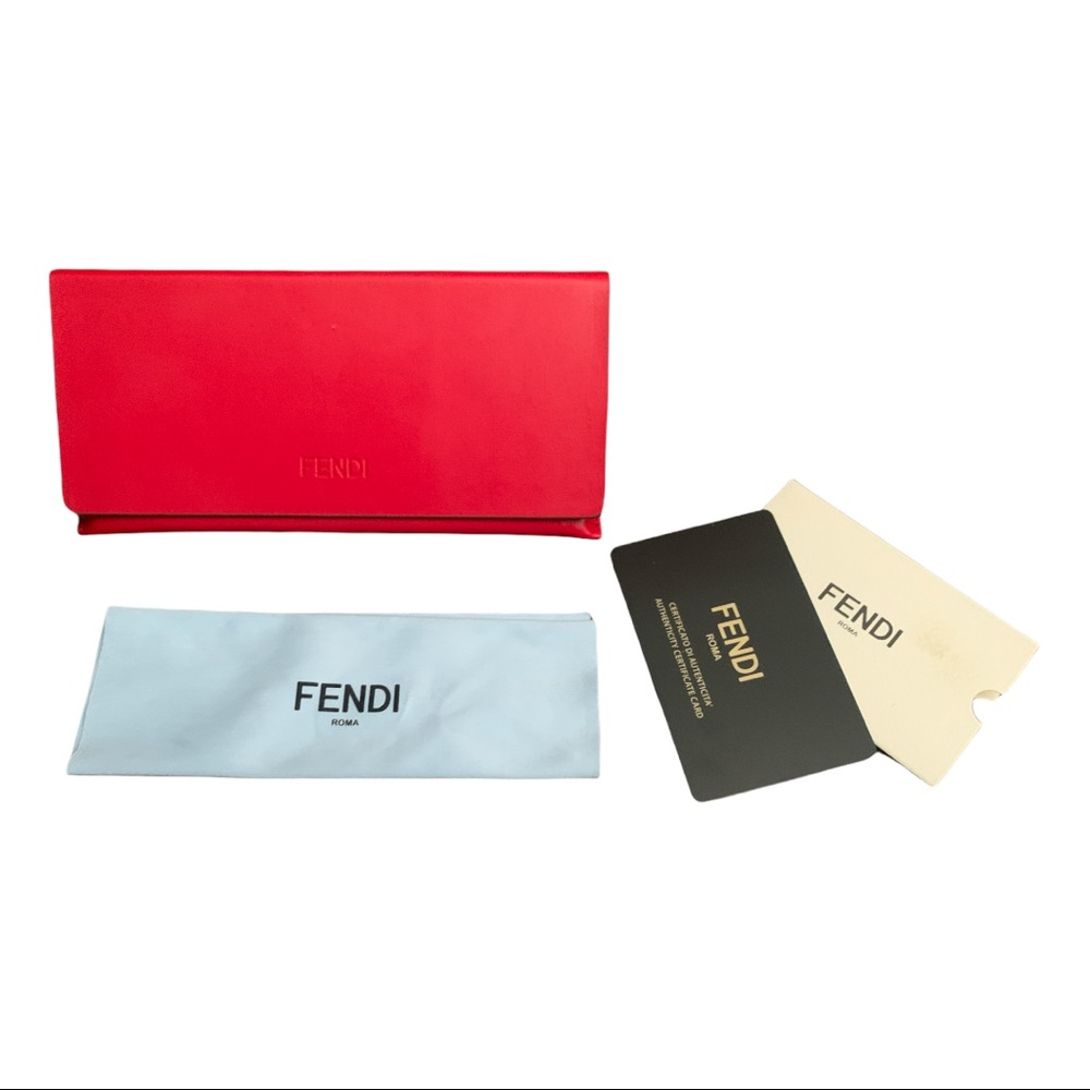 COPY - Fendi Sunglasses - Picture 6 of 6